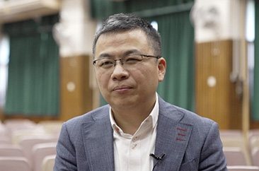 香港升旗隊總會總監(jiān)、培僑中學(xué)校長伍煥杰