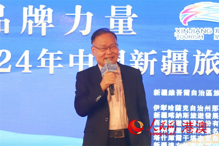 圖3.香港中國(guó)旅游協(xié)會(huì)理事長(zhǎng)辛聰金致辭。人民網(wǎng) 陳曉琳 攝