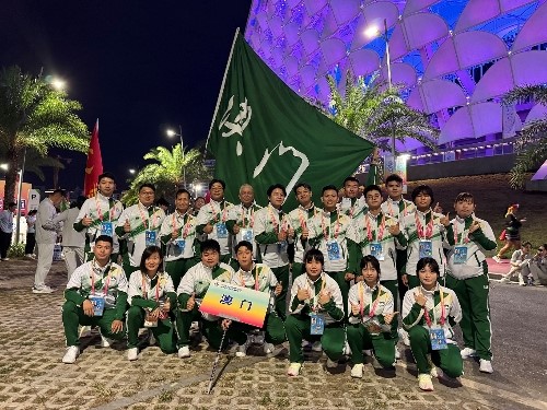 圖為澳門體育代表團部分成員合影。（澳門特區(qū)體育局供圖）
