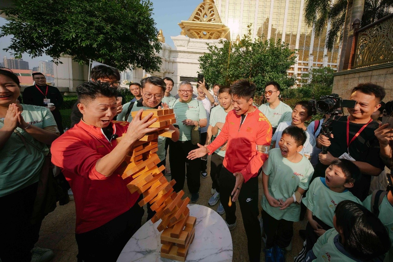 圖為運動員代表參與“活力金牌大作戰(zhàn)”活動。主辦方供圖