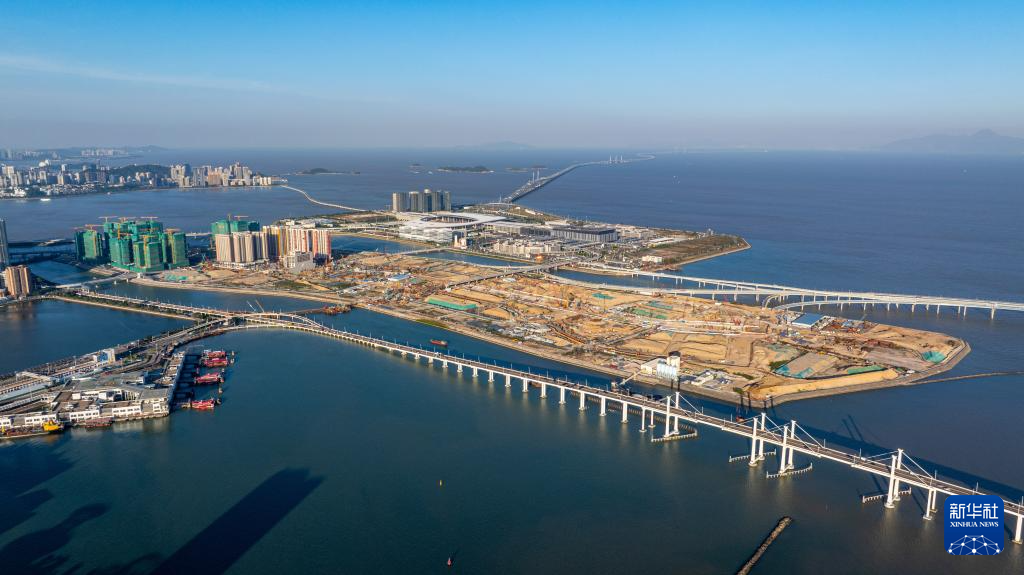 11月26日，澳門(mén)新城A區(qū)、港珠澳大橋的景色（無(wú)人機(jī)照片）。