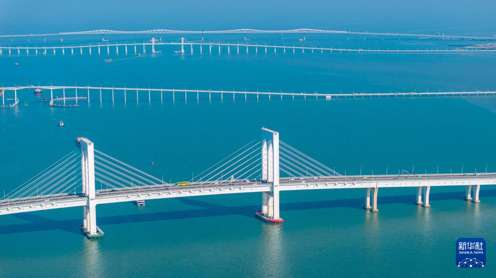 12月11日，澳門四座大橋（無(wú)人機(jī)照片）。