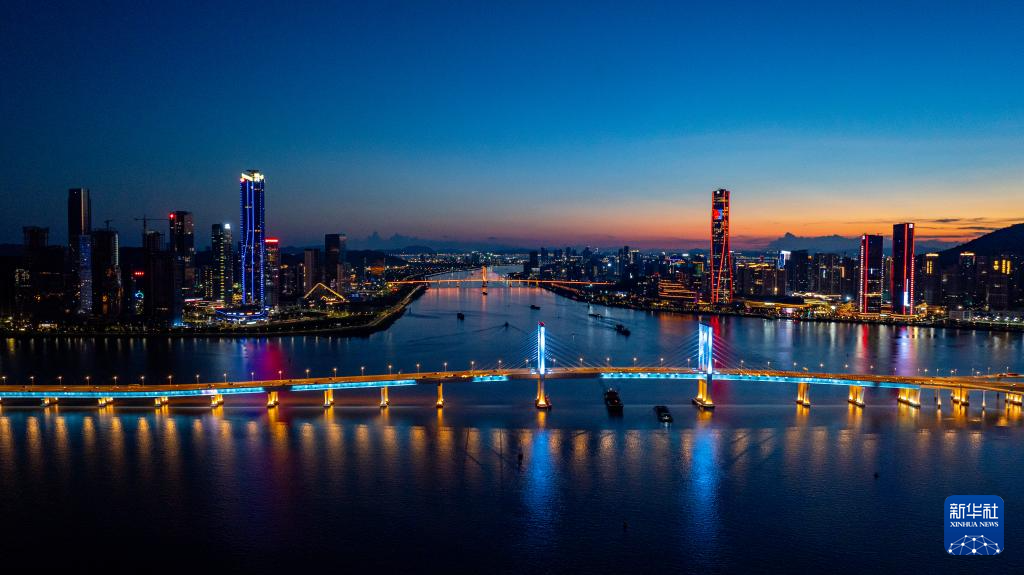 7月5日，澳門西灣大橋、橫琴、珠海一帶的景色（無人機(jī)照片）。