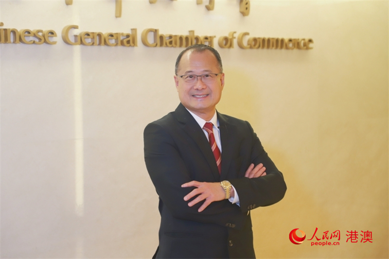 香港中華總商會(huì)會(huì)長蔡冠深。（人民網(wǎng) 吳宇揚(yáng)揚(yáng) 攝）
