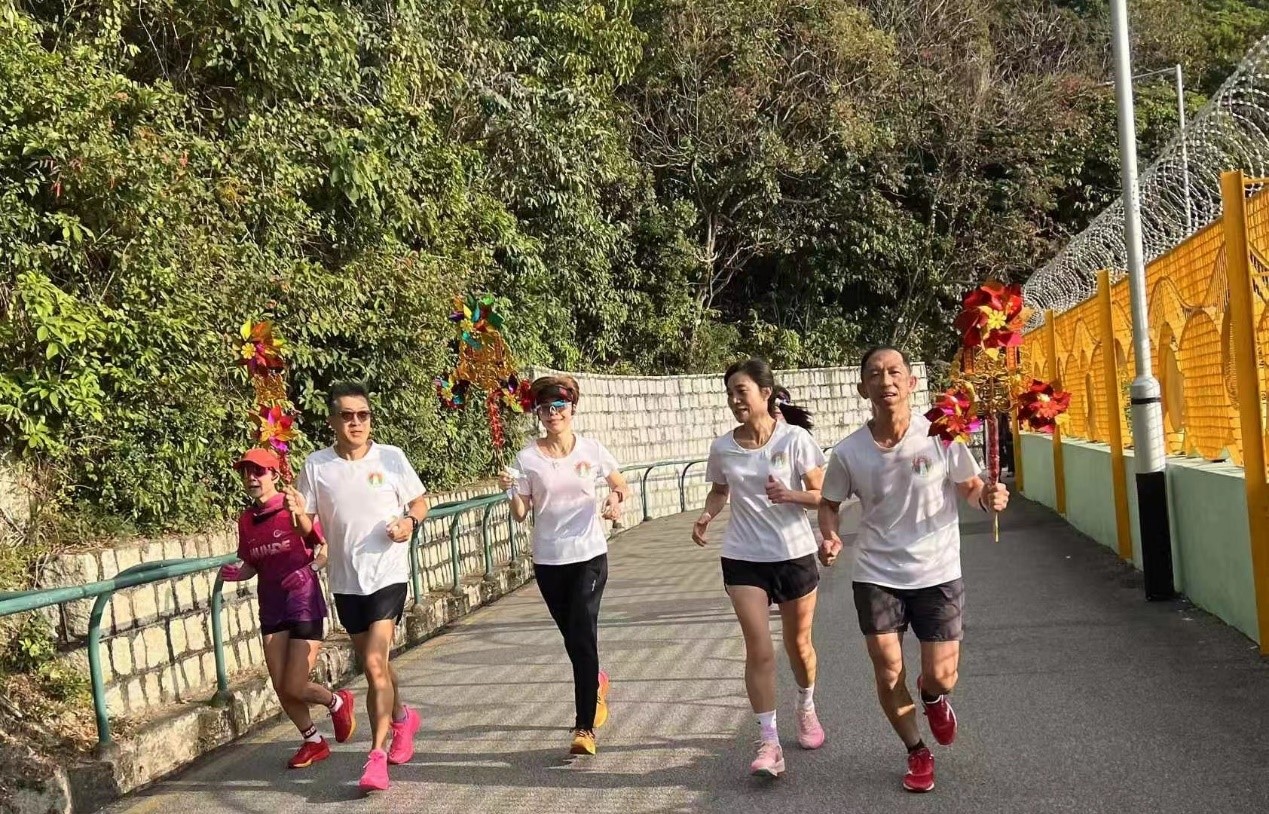 澳門松山晨運(yùn)好友會(huì)的跑友們開(kāi)年第一跑。受訪者供圖