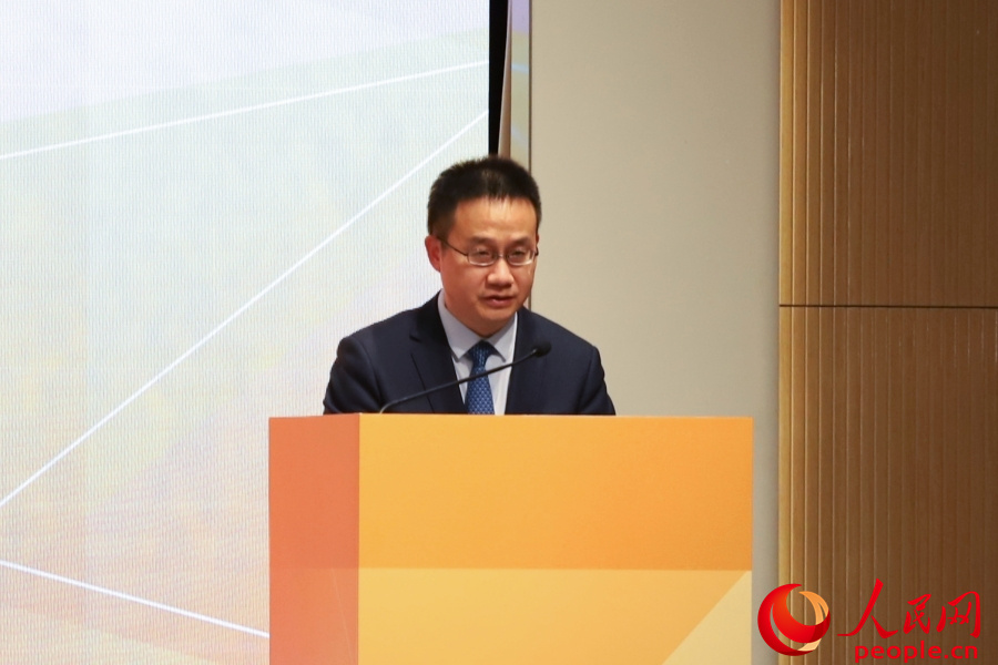 國(guó)家商務(wù)部臺(tái)港澳司司長(zhǎng)樊世杰致辭。人民網(wǎng) 陳曉琳攝