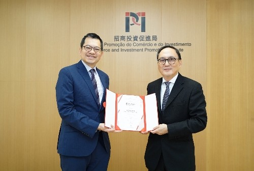 圖為澳門科大醫(yī)院、澳門科技大學醫(yī)學院院長霍文遜應邀擔任“澳門會議大使”。（澳門特區(qū)招商投資促進局供圖）
