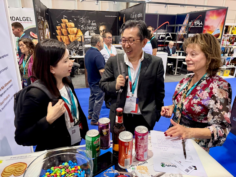 澳門企業(yè)代表與當?shù)貐⒄股糖⒄劷涣?。（澳門招商投資促進局供圖）