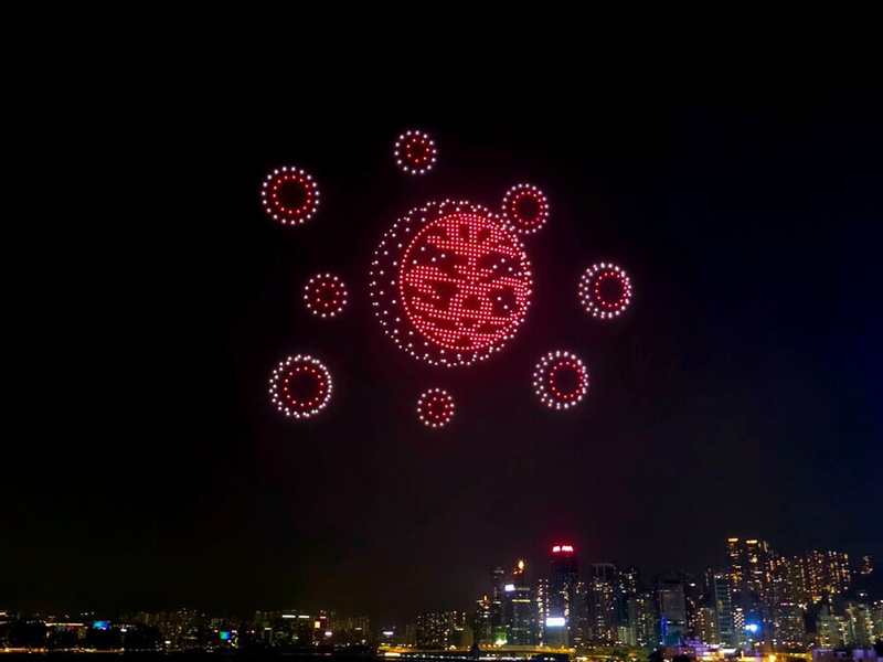 無人機(jī)變換出長洲太平清醮中的平安包。香港旅游發(fā)展局供圖。