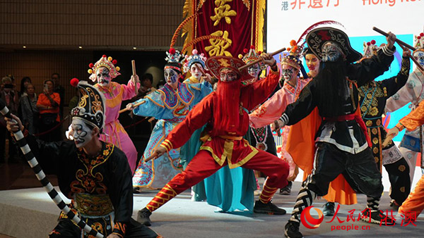 現(xiàn)場英歌表演。人民網(wǎng) 吳宇揚揚攝