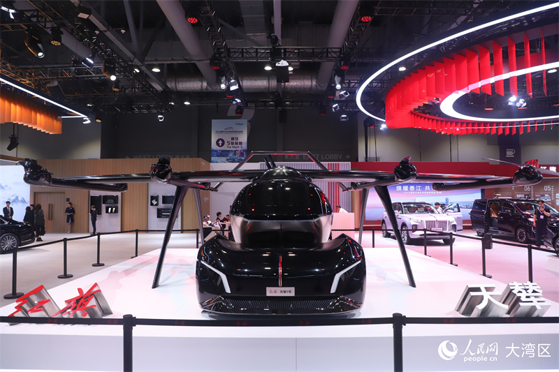2025香港國際車博會(huì)啟幕，飛行汽車成為展會(huì)亮點(diǎn)。人民網(wǎng) 嚴(yán)小晶攝
