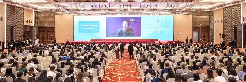 圖為世界家庭醫(yī)學(xué)組織主席Karen Flegg 在“澳門醫(yī)學(xué)論壇2025暨家庭醫(yī)學(xué)培訓(xùn)基地揭幕儀式”視頻致辭。主辦方供圖