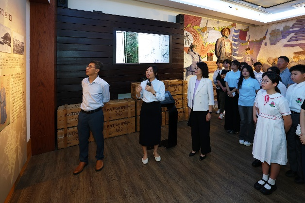 圖為澳門青少年在林則徐紀(jì)念館開展禁毒主題教育活動。澳門特區(qū)社會工作局供圖