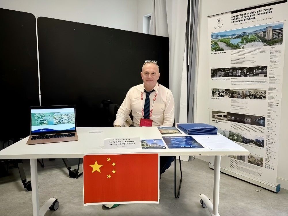 圖為澳門大學(xué)副教授Michael Whittle在法國參加大會。澳門大學(xué)供圖