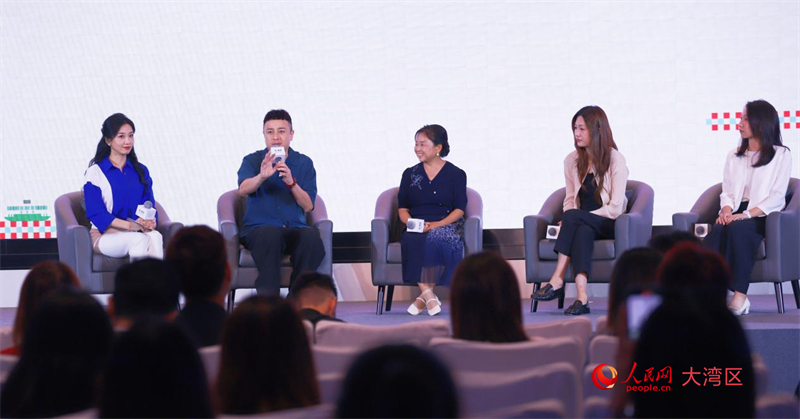 在圓桌論壇環(huán)節(jié)，創(chuàng)作者對(duì)香港文旅新體驗(yàn)展開(kāi)討論。人民網(wǎng) 吳宇揚(yáng)揚(yáng)攝